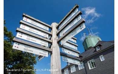 Wanderwegbeschilderung am Kahlen Asten